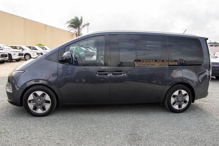 2021 Hyundai STARIA Highlander