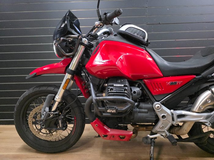 2020 MOTO GUZZI V85 TT Red