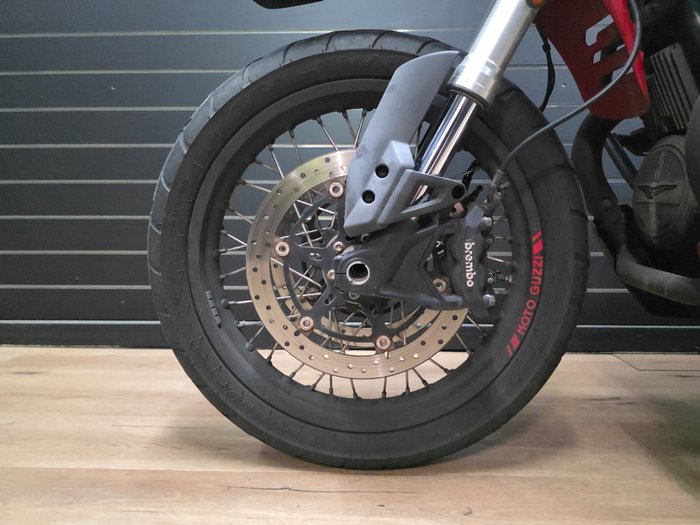 2020 MOTO GUZZI V85 TT Red