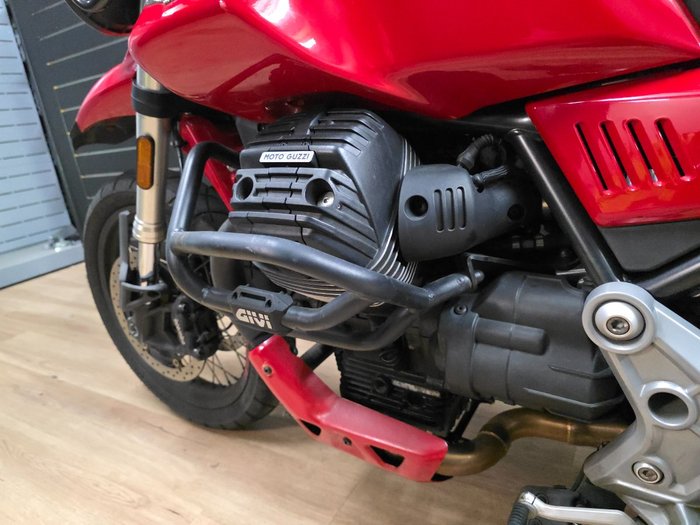 2020 MOTO GUZZI V85 TT Red