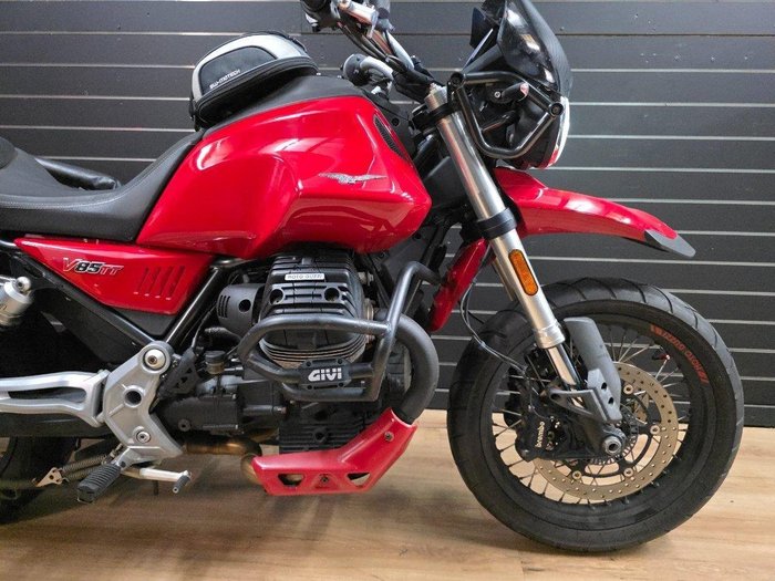 2020 MOTO GUZZI V85 TT Red
