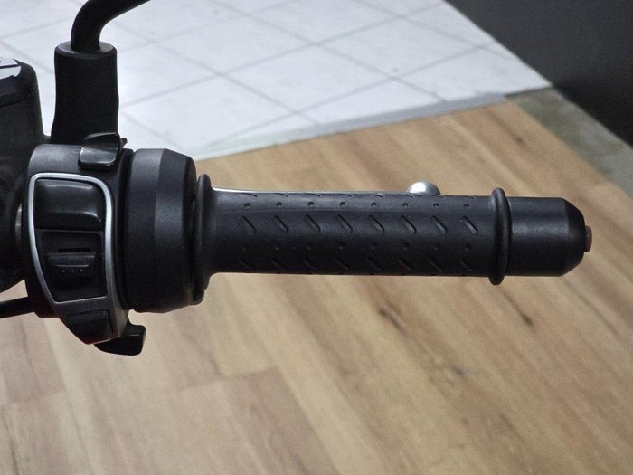 2020 MOTO GUZZI V85 TT Red