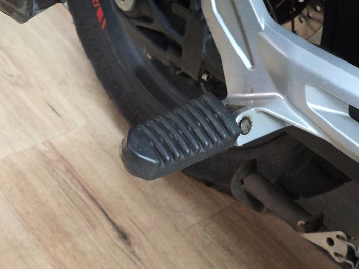 2020 MOTO GUZZI V85 TT Red