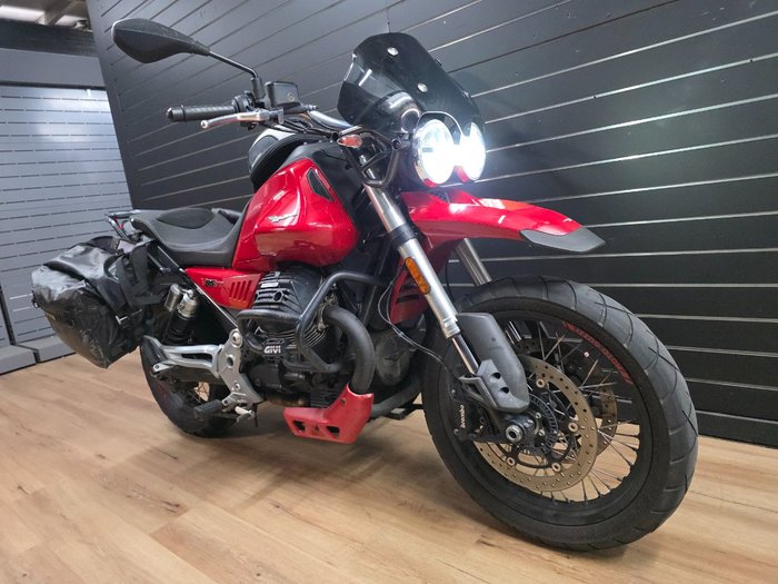 2020 MOTO GUZZI V85 TT Red