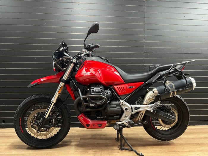 2020 MOTO GUZZI V85 TT Red