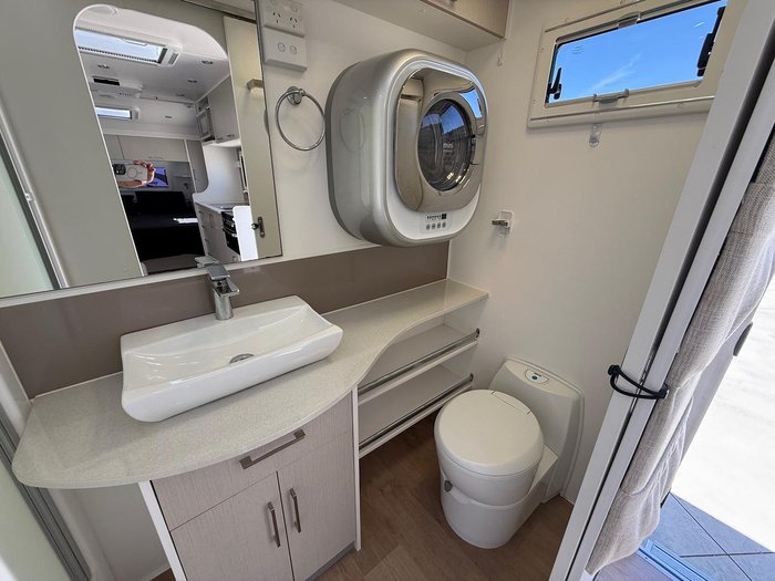 2017 New Age Caravans Manta Ray Mr18ers2