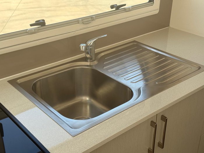 2017 New Age Caravans Manta Ray Mr18ers2