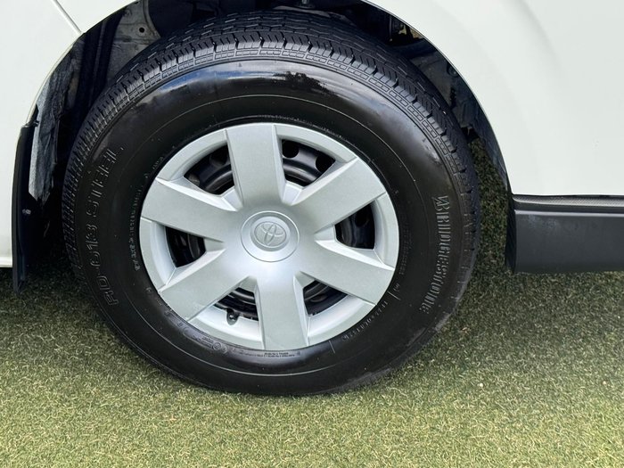 2017 Toyota Hiace Commuter