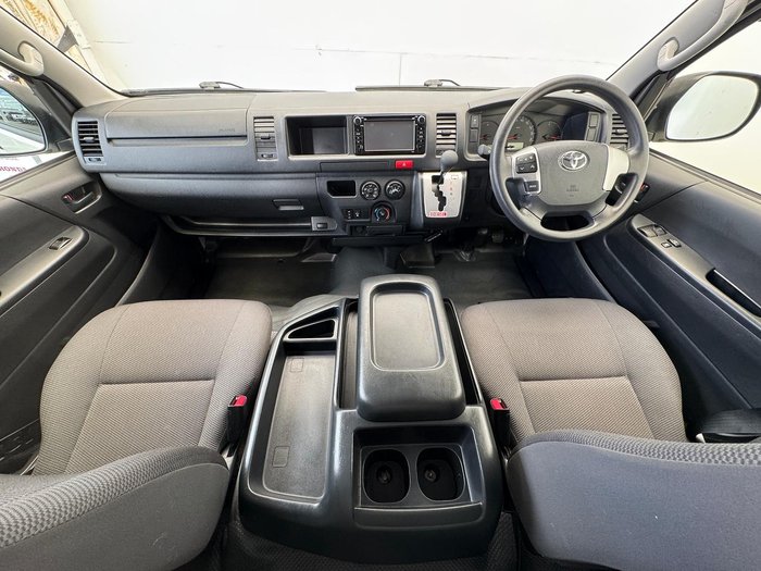 2017 Toyota Hiace Commuter