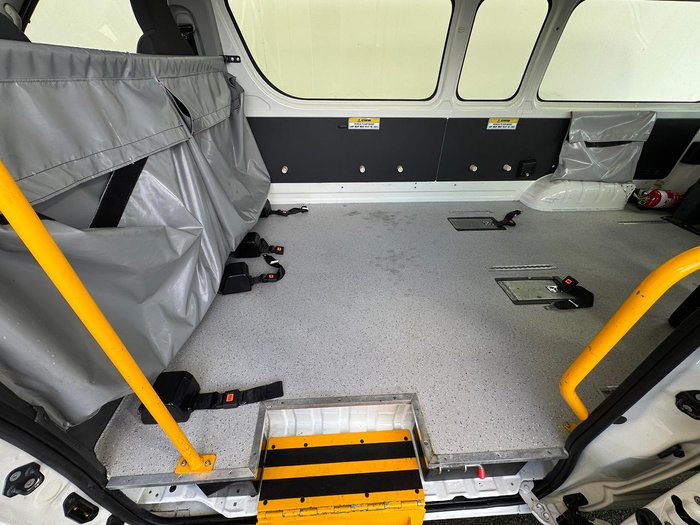 2017 Toyota Hiace Commuter