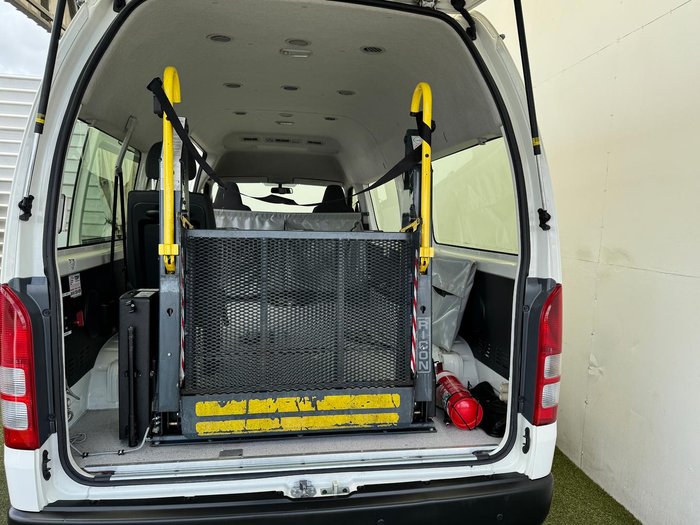 2017 Toyota Hiace Commuter