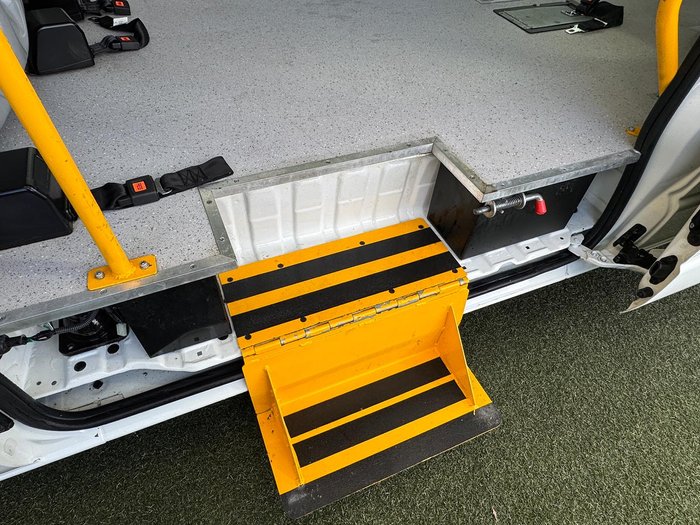 2017 Toyota Hiace Commuter