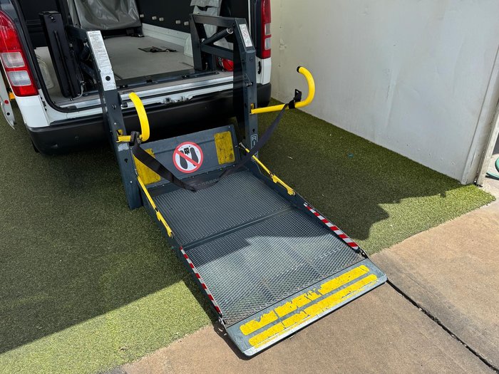 2017 Toyota Hiace Commuter