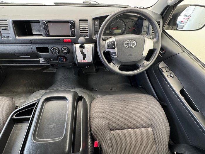 2017 Toyota Hiace Commuter