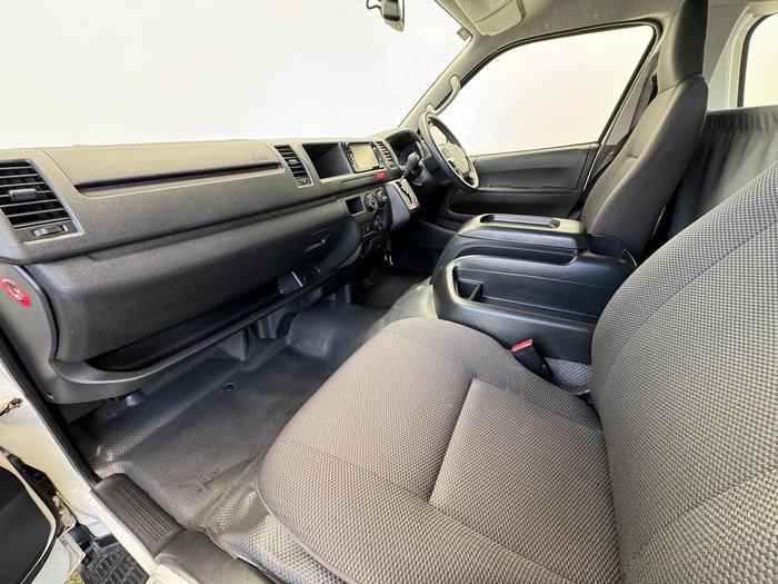 2017 Toyota Hiace Commuter