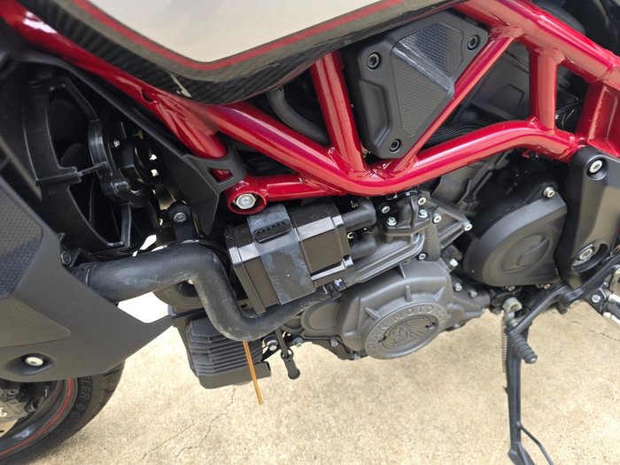 2022 Indian FTR R 1200 CARBON Black