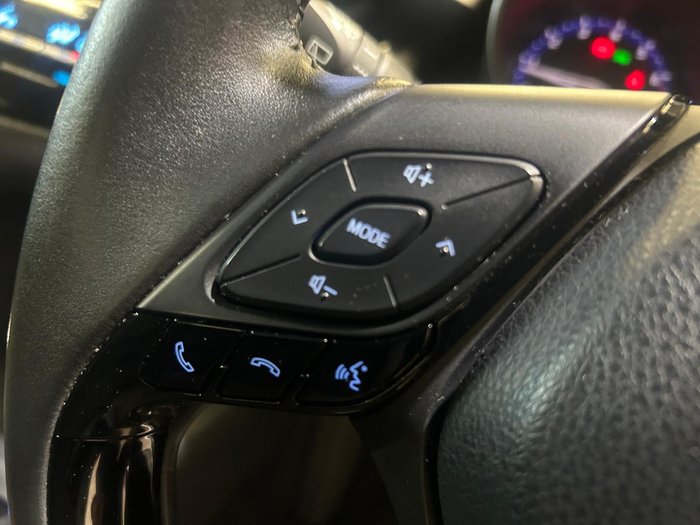 2022 Toyota C-HR GXL NGX10R Frosted White