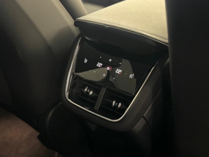 2025 Volvo EX90 Plus Twin Motor