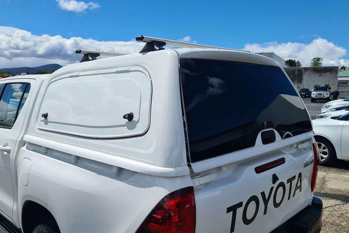 2025 Toyota Hilux SR