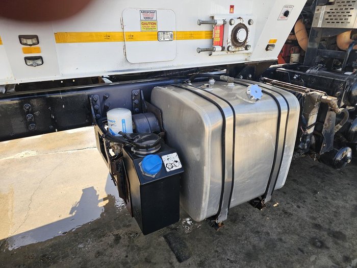 2018 Trout River Australia Acco 2350G