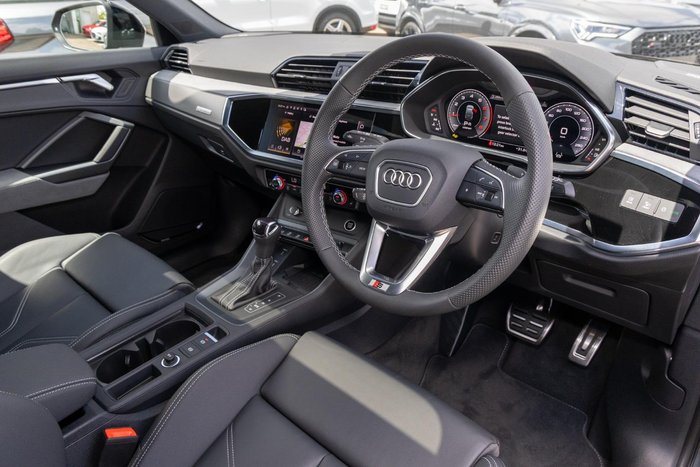 2025 Audi Q3 40 TFSI S line