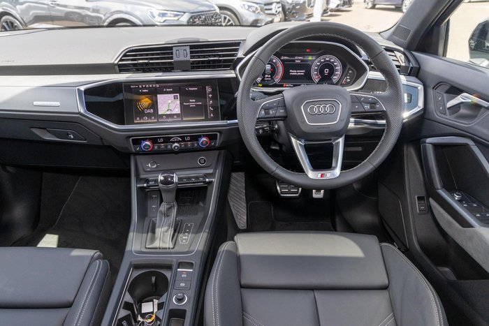 2025 Audi Q3 40 TFSI S line