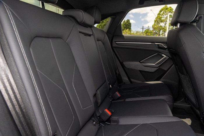 2025 Audi Q3 40 TFSI S line