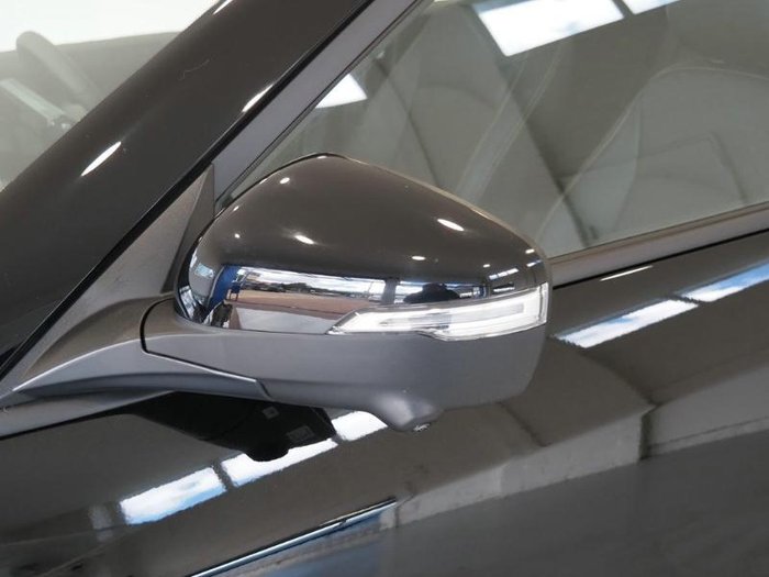 2025 Mahindra XUV3XO AX7L