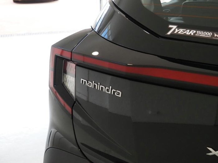 2025 Mahindra XUV3XO AX7L