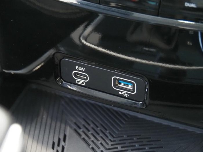 2025 Mahindra XUV3XO AX7L