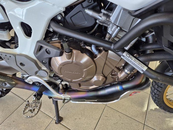 2018 Honda Africa Twin Adventure Sports (CRF1000AL2) Africa Twin White