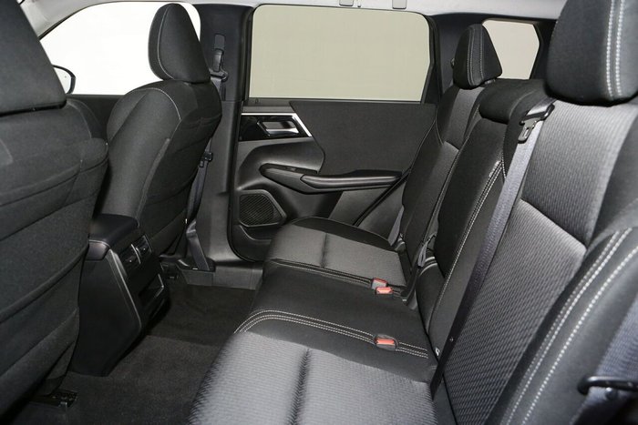 2024 Mitsubishi Outlander LS