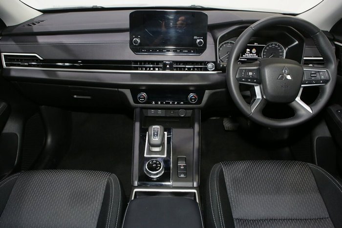 2024 Mitsubishi Outlander LS