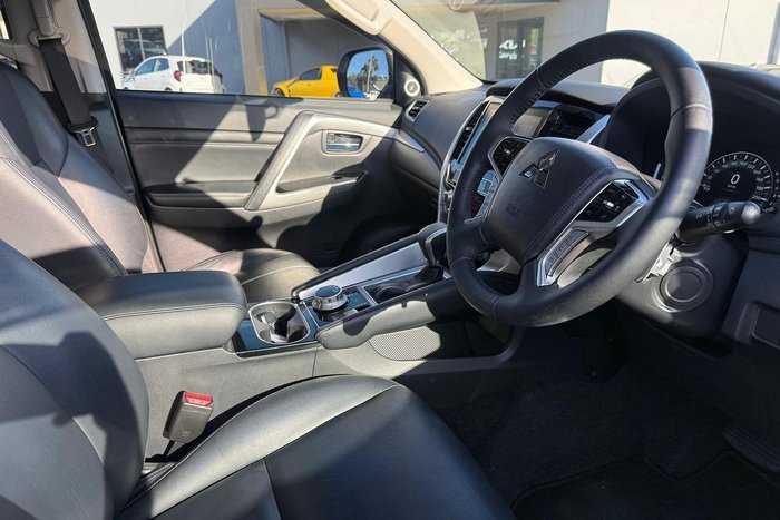 2022 Mitsubishi Pajero Sport Exceed