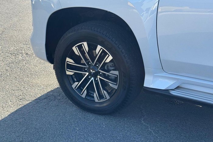 2022 Mitsubishi Pajero Sport Exceed