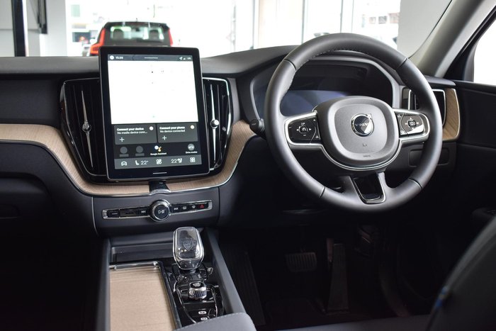 2025 Volvo XC60 Plus B5 Bright