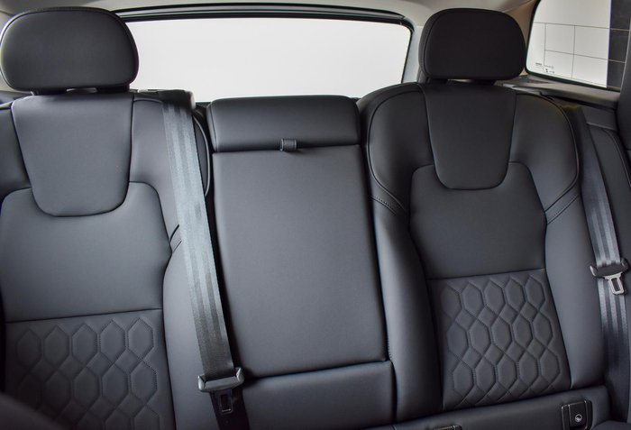 2025 Volvo XC60 Plus B5 Bright