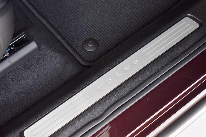 2025 Volvo XC60 Plus B5 Bright