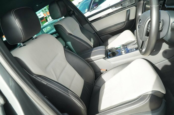 2017 Volkswagen Touareg Monochrome