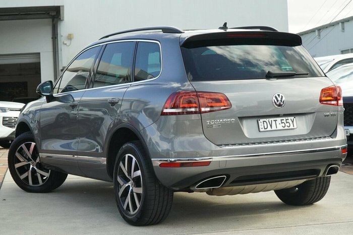 2017 Volkswagen Touareg Monochrome