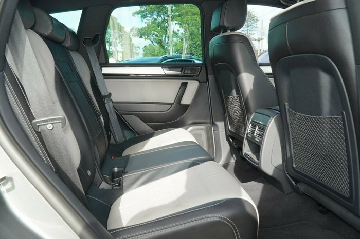 2017 Volkswagen Touareg Monochrome