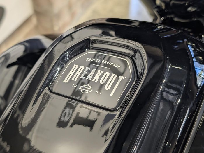 2023 Harley-Davidson Breakout 117 (FXBR) Softail Black
