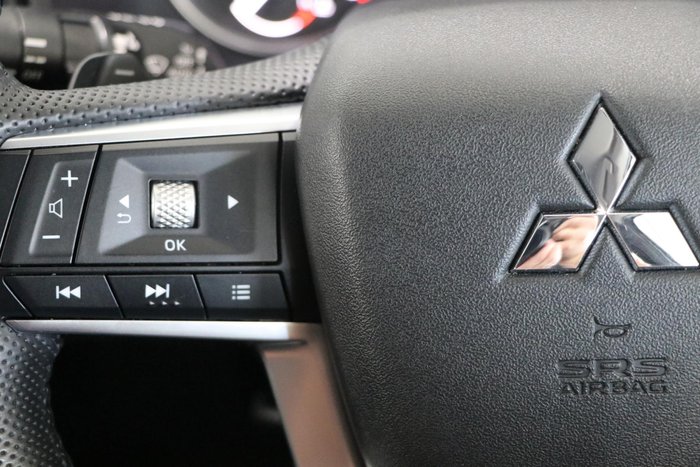 2021 Mitsubishi Outlander LS