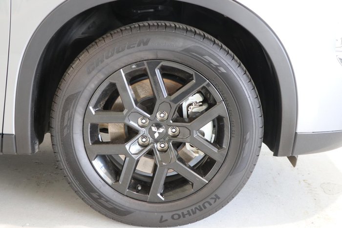 2021 Mitsubishi Outlander LS