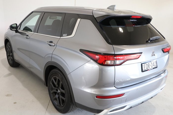 2021 Mitsubishi Outlander LS