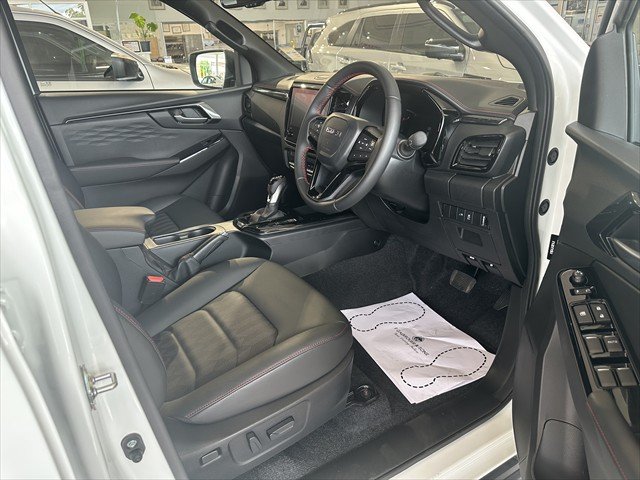 2025 ISUZU D-MAX XT