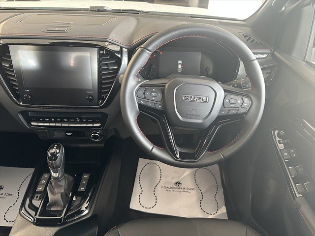 2025 ISUZU D-MAX XT