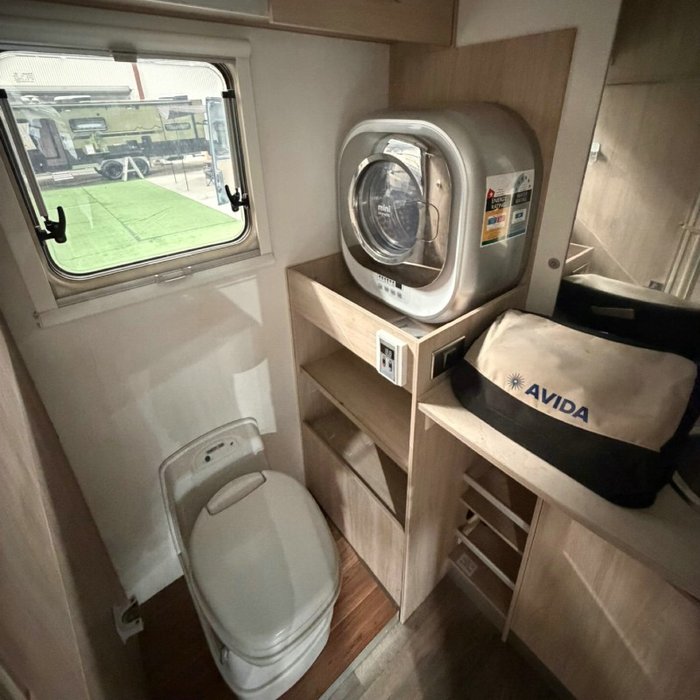 2015 AVIDA EMERALD CV5934QB