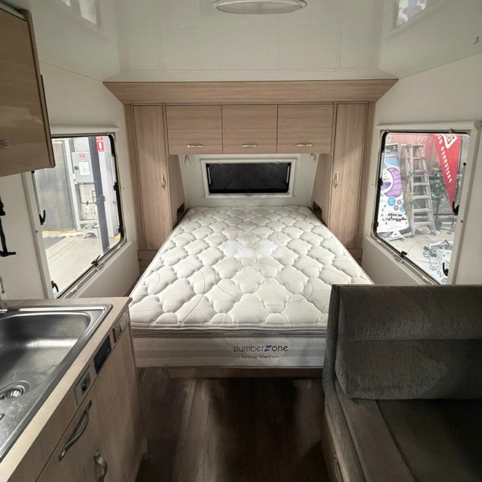 2015 AVIDA EMERALD CV5934QB