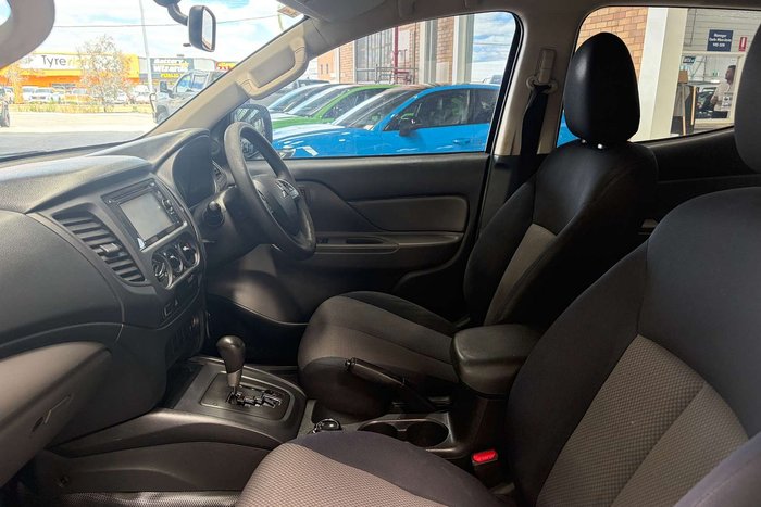 2017 Mitsubishi Triton GLX